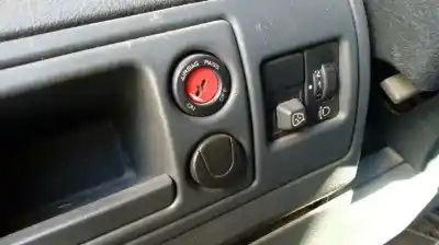 Здавання транспортного засобу peugeot partner (s2) combi plus року 2002 потужний rhy