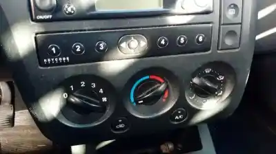 Veículo de Sucata ford fiesta (cbk) 1.6 16v cat do ano 2003 alimentado fyja