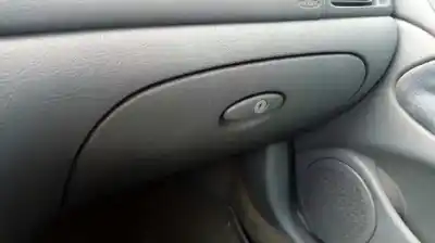 Здавання транспортного засобу citroen c5 berlina 2.2 hdi vivace року 2001 потужний 4hx