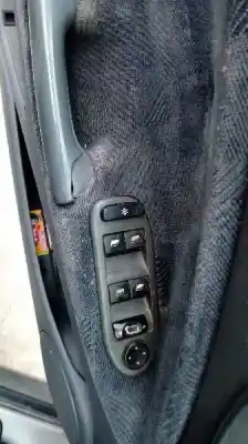Здавання транспортного засобу citroen c5 berlina 2.2 hdi vivace року 2001 потужний 4hx
