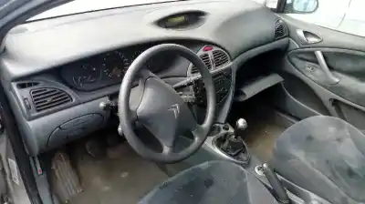 Здавання транспортного засобу citroen c5 berlina 2.2 hdi vivace року 2001 потужний 4hx