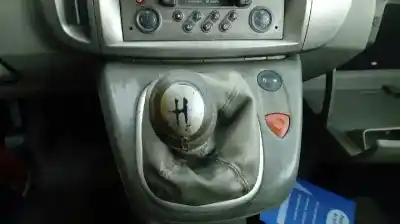 Здавання транспортного засобу renault scenic ii 1.9 dci diesel року 2003 потужний f9q d8
