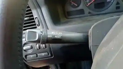 Здавання транспортного засобу volvo s60 berlina 2.4 (125kw) року 2000 потужний b5244s