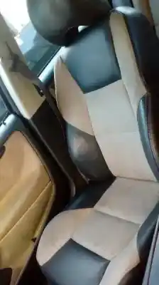 Здавання транспортного засобу volvo s60 berlina 2.4 (125kw) року 2000 потужний b5244s