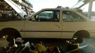 Veicolo di demolizione ford escort berlina/turnier cl berlina dell'anno 1993 alimentato rda