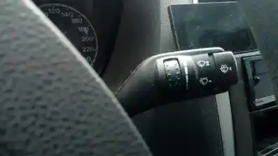 Здавання транспортного засобу ford focus berlina (cap) ambiente (d) року 2005 потужний hhda