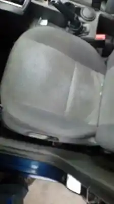 Здавання транспортного засобу ford focus berlina (cap) ambiente (d) року 2005 потужний hhda