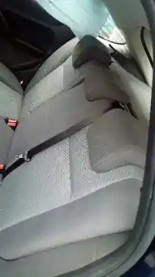 Здавання транспортного засобу ford focus berlina (cap) ambiente (d) року 2005 потужний hhda