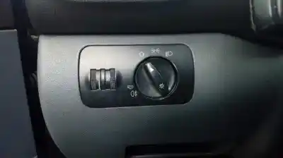 Véhicule à la ferraille seat leon (1m1) signo de l'année 2000 alimenté akl