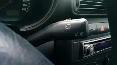 Véhicule à la ferraille seat leon (1m1) signo de l'année 2000 alimenté akl