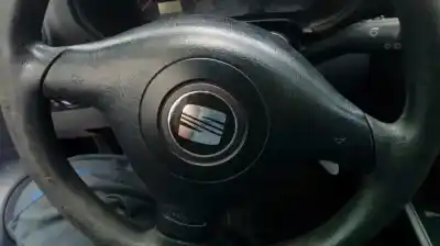 Véhicule à la ferraille seat leon (1m1) signo de l'année 2000 alimenté akl