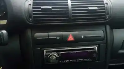 Véhicule à la ferraille seat leon (1m1) signo de l'année 2000 alimenté akl
