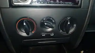 Véhicule à la ferraille seat leon (1m1) signo de l'année 2000 alimenté akl