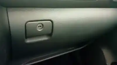 Véhicule à la ferraille seat leon (1m1) signo de l'année 2000 alimenté akl
