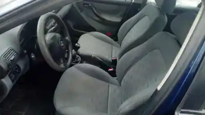Véhicule à la ferraille seat leon (1m1) signo de l'année 2000 alimenté akl