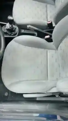 Véhicule à la ferraille seat leon (1m1) signo de l'année 2000 alimenté akl