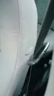 Véhicule à la ferraille seat leon (1m1) signo de l'année 2000 alimenté akl