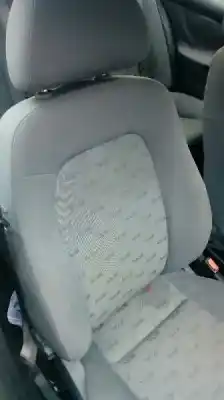 Véhicule à la ferraille seat leon (1m1) signo de l'année 2000 alimenté akl