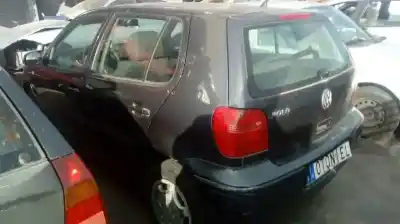 Véhicule à la ferraille volkswagen polo berlina (6n2) conceptline de l'année 2000 alimenté aud