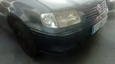 Véhicule à la ferraille volkswagen polo berlina (6n2) conceptline de l'année 2000 alimenté aud