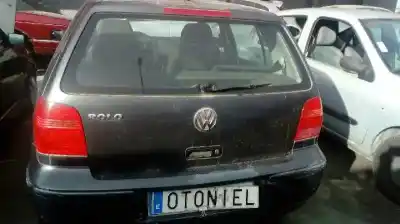 Véhicule à la ferraille volkswagen polo berlina (6n2) conceptline de l'année 2000 alimenté aud
