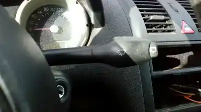 Véhicule à la ferraille volkswagen polo berlina (6n2) conceptline de l'année 2000 alimenté aud