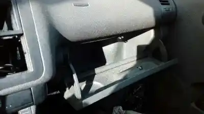 Véhicule à la ferraille volkswagen polo berlina (6n2) conceptline de l'année 2000 alimenté aud
