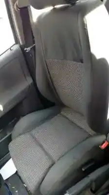 Véhicule à la ferraille volkswagen polo berlina (6n2) conceptline de l'année 2000 alimenté aud