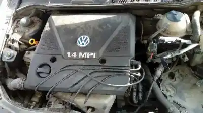 Véhicule à la ferraille volkswagen polo berlina (6n2) conceptline de l'année 2000 alimenté aud