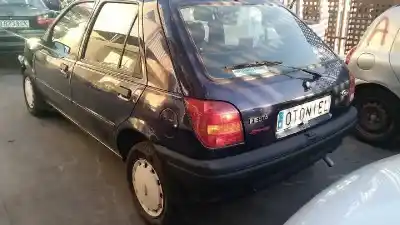 Здавання транспортного засобу ford fiesta berl./courier surf року 1995 потужний g6a
