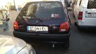 Здавання транспортного засобу ford fiesta berl./courier surf року 1995 потужний g6a