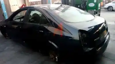 Veículo de Sucata nissan primera berlina (p12) visia do ano 2002 alimentado yd22 |
