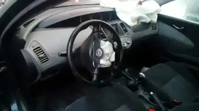 Veículo de Sucata nissan primera berlina (p12) visia do ano 2002 alimentado yd22 |