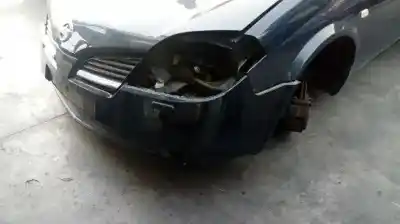 Veículo de Sucata nissan primera berlina (p12) visia do ano 2002 alimentado yd22 |