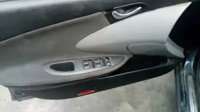 Veículo de Sucata nissan primera berlina (p12) visia do ano 2002 alimentado yd22 |