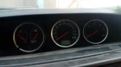 Veículo de Sucata nissan primera berlina (p12) visia do ano 2002 alimentado yd22 |