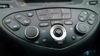 Veículo de Sucata nissan primera berlina (p12) visia do ano 2002 alimentado yd22 |