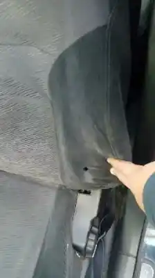 Veículo de Sucata nissan primera berlina (p12) visia do ano 2002 alimentado yd22 |