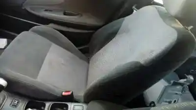 Veículo de Sucata nissan primera berlina (p12) visia do ano 2002 alimentado yd22 |