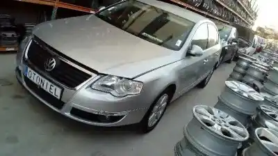 Verschrottungsfahrzeug VOLKSWAGEN PASSAT BERLINA (3C2) Highline des Jahres 2006 angetrieben BKP
