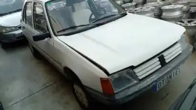 Véhicule à la ferraille PEUGEOT 205 BERLINA 1.1 Mito de l'année 1989 alimenté H1A