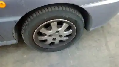 Veículo de Sucata kia rio ls berlina do ano 2003 alimentado a3d