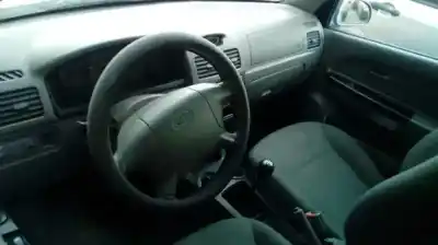 Veículo de Sucata kia rio ls berlina do ano 2003 alimentado a3d