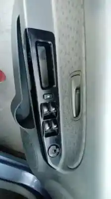 Veículo de Sucata kia rio ls berlina do ano 2003 alimentado a3d