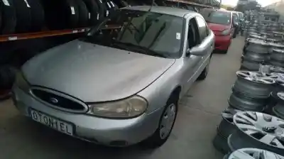 Sloopvoertuig FORD MONDEO BERLINA (GD) Ambiente van het jaar 2000 aangedreven RFN