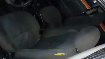 Sloopvoertuig ford mondeo berlina (gd) ambiente van het jaar 2000 aangedreven rfn