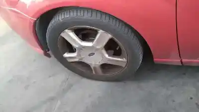 Здавання транспортного засобу ford focus berlina (cak) trend року 2002 потужний f9da