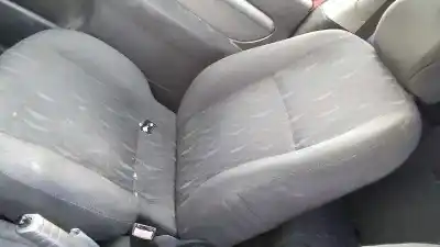 Здавання транспортного засобу ford focus berlina (cak) trend року 2002 потужний f9da