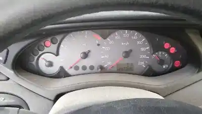 Здавання транспортного засобу ford focus berlina (cak) trend року 2002 потужний f9da