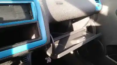 Sloopvoertuig volkswagen polo berlina (6n2) conceptline van het jaar 2001 aangedreven auc